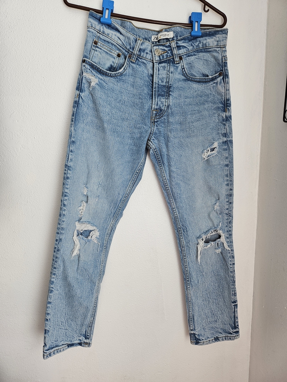 Zara Light Blue Distressed Cropped Jeans